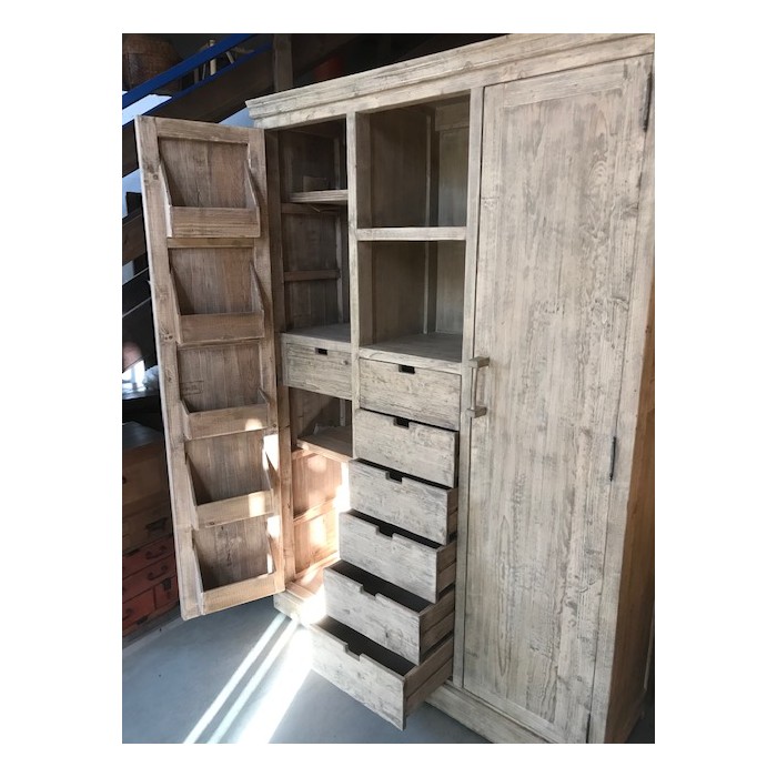 Armoire en vieux Pin