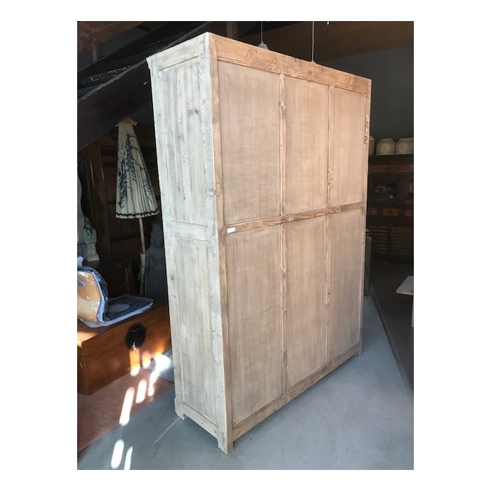 Armoire en vieux Pin